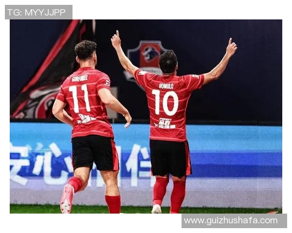 上海绿地申花迎战悉尼球队全力争胜展现中国足球实力