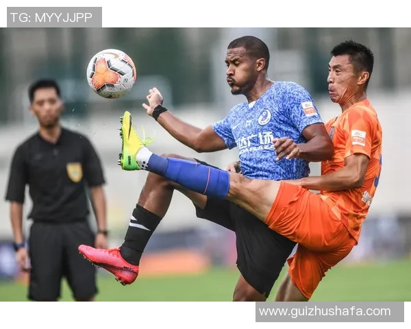 山东鲁能迎战大连哈尔滨全力争胜展现球队实力与斗志