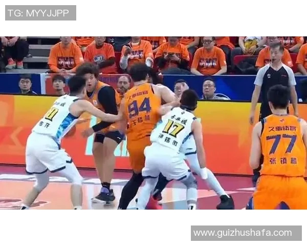 CBA季前赛精彩对决广东队迎战福建队全力争胜展现球队实力