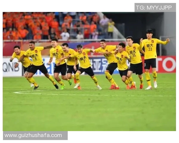 山东队逆袭恒大以二比一获胜展现强大实力与团队默契 山东队逆袭恒大以二比一获胜展现强大实力与团队默契