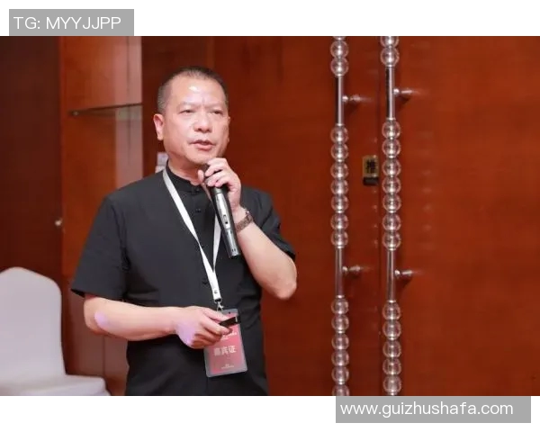 徐昕的艺术之路:从初学者到当代艺术家的蜕变与探索 徐昕的艺术之路:从初学者到当代艺术家的蜕变与探索